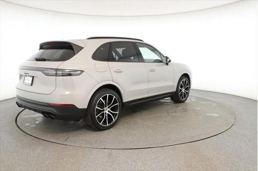 2023 Porsche Cayenne Platinum Edition