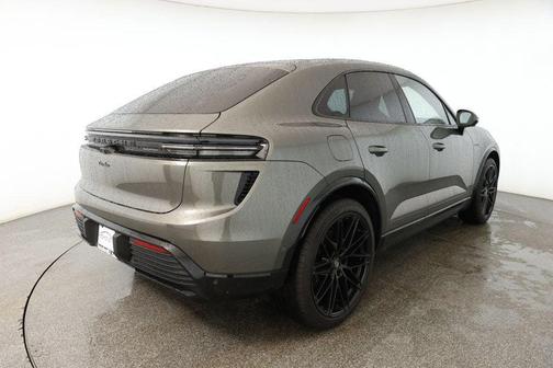 2024 Porsche Macan Turbo
