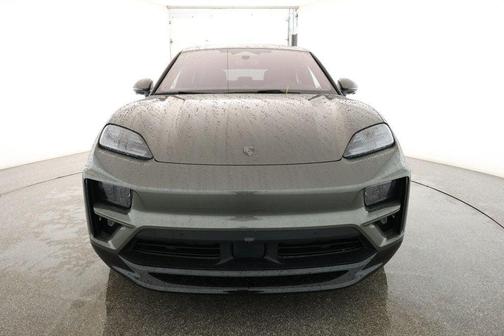 2024 Porsche Macan Turbo