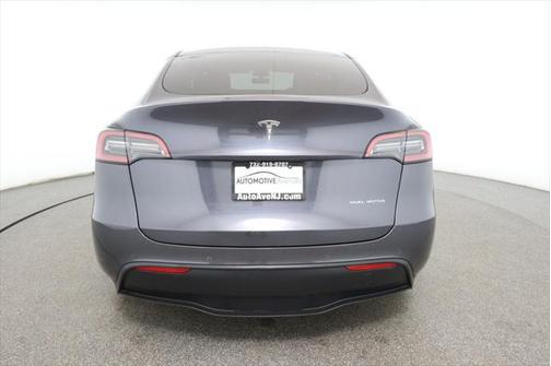2022 Tesla Model Y Long Range Dual Motor All-Wheel Drive