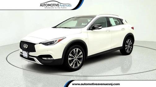 Majestic White 2018 INFINITI QX30 Premium