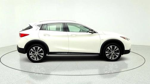 Majestic White 2018 INFINITI QX30 Premium