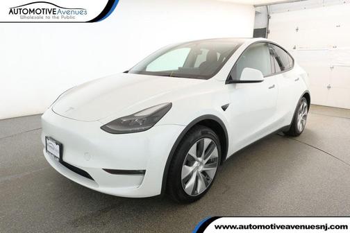 2023 Tesla Model Y Long Range AWD with 7-Passenger Seating