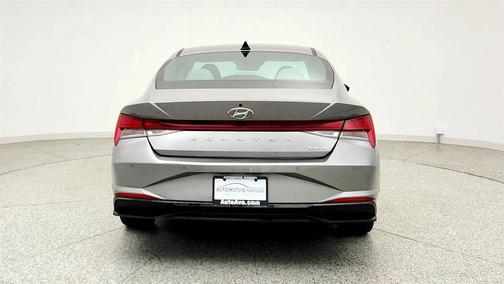 Fluid Metal 2023 Hyundai ELANTRA HEV Limited