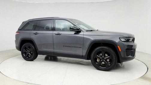 2022 Jeep Grand Cherokee Altitude