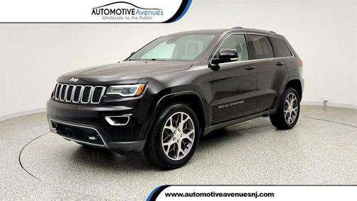 Sangria Metallic Clearcoat 2018 Jeep Grand Cherokee Sterling Edition