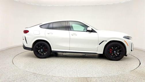 Mineral White Metallic 2025 BMW X6 xDrive40i