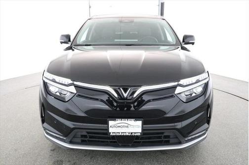 2023 VinFast VF 8 Eco AWD 82 kWh
