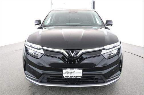 2023 VinFast VF 8 Eco AWD 82 kWh