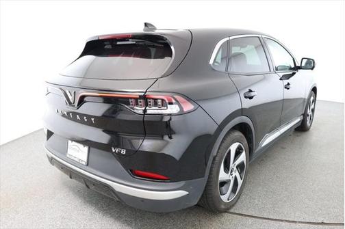 2023 VinFast VF 8 Eco AWD 82 kWh