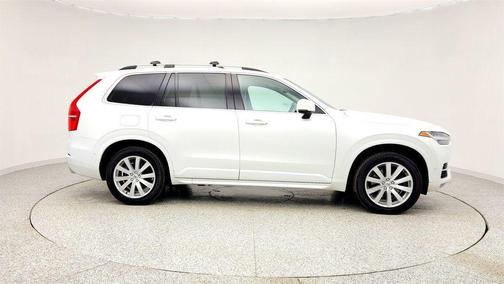2017 Volvo XC90 T6 Momentum