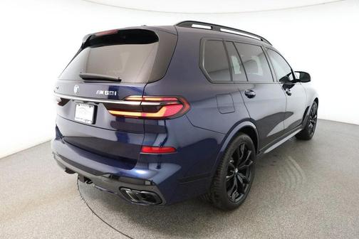 2023 BMW X7 M60i