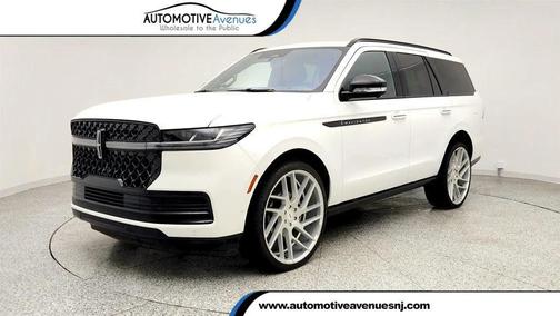 PRISTINE WHITE METALLIC 3C 2025 Lincoln Navigator Reserve