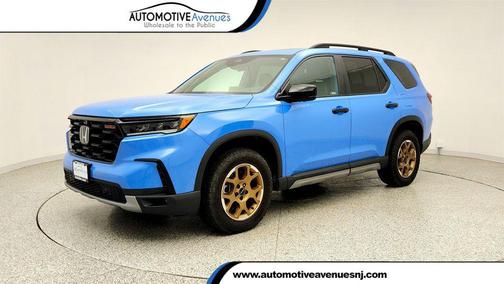 Diffused Sky Pearl 2024 Honda Pilot TrailSport