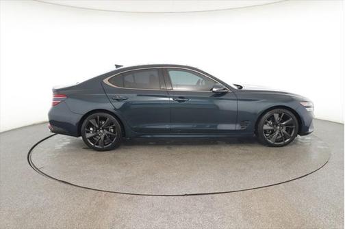 2023 Genesis G70 2.0T RWD