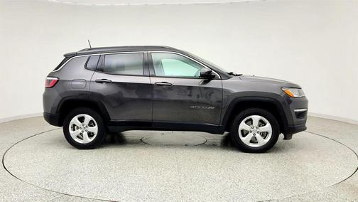 Granite Crystal Metallic Clearcoat 2018 Jeep Compass Latitude