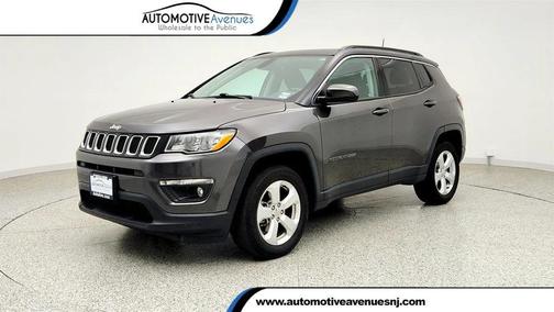 Granite Crystal Metallic Clearcoat 2018 Jeep Compass Latitude