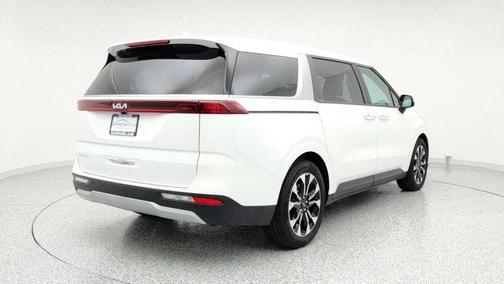 2024 Kia Carnival EX