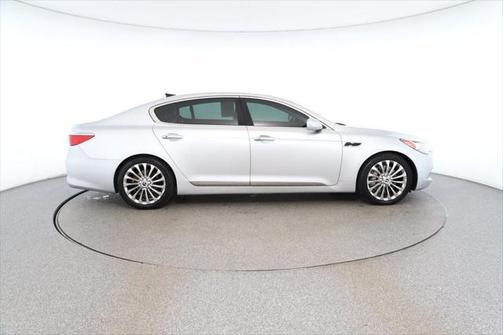 2017 Kia K900 Luxury 5.0L