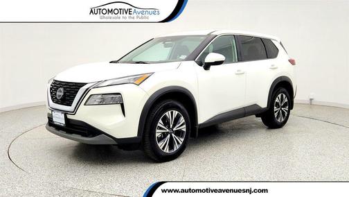 Pearl White Tricoat 2022 Nissan Rogue SV