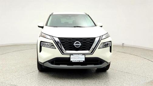 Pearl White Tricoat 2022 Nissan Rogue SV