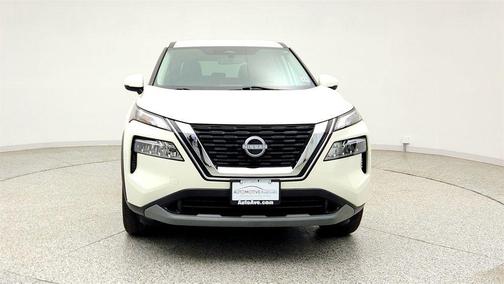 Pearl White Tricoat 2022 Nissan Rogue SV