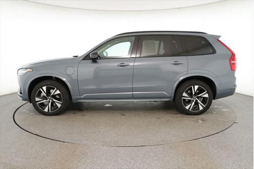 2023 Volvo XC90 Recharge Plug-In Hybrid T8 Plus Dark Theme 7-Seater