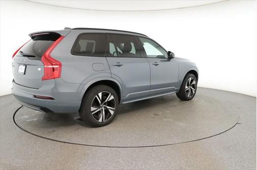 2023 Volvo XC90 Recharge Plug-In Hybrid T8 Plus Dark Theme 7-Seater
