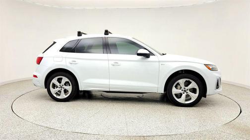 Glacier White Metallic 2023 Audi Q5 45 S line Premium Plus