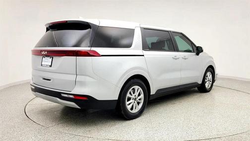 2023 Kia Carnival LX
