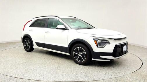 Snow White Pearl 2024 Kia Niro EX