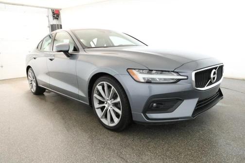 2021 Volvo S60 T5 Momentum