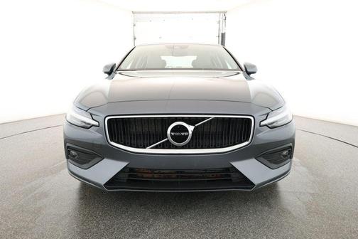 2021 Volvo S60 T5 Momentum