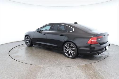 2018 Volvo S90 T5 Momentum
