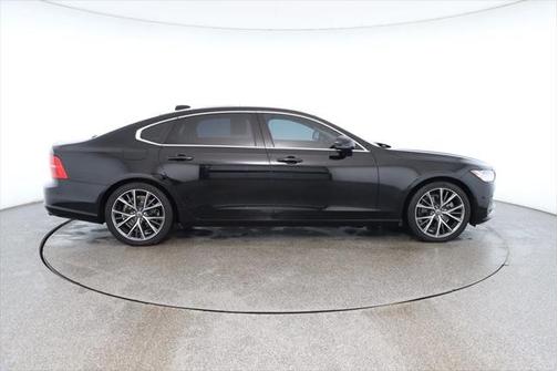 2018 Volvo S90 T5 Momentum