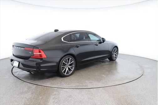 2018 Volvo S90 T5 Momentum