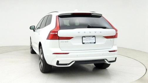 2024 Volvo XC60 Recharge Plug-In Hybrid T8 Plus Dark Theme