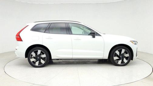 2024 Volvo XC60 Recharge Plug-In Hybrid T8 Plus Dark Theme