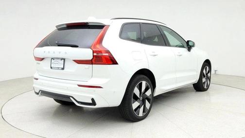 2024 Volvo XC60 Recharge Plug-In Hybrid T8 Plus Dark Theme