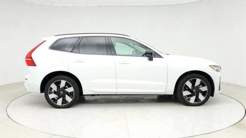 2024 Volvo XC60 Recharge Plug-In Hybrid T8 Plus Dark Theme
