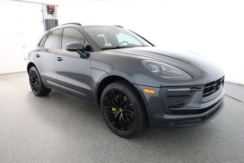 2022 Porsche Macan AWD w/ Premium Package Plus, 21'' RS Spyder Design Wheels & ACC