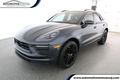 2022 Porsche Macan AWD w/ Premium Package Plus, 21'' RS Spyder Design Wheels & ACC