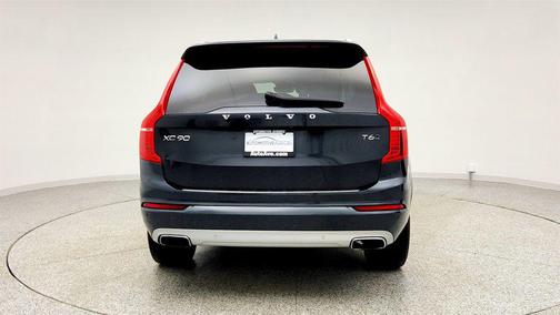 2021 Volvo XC90 T6 Momentum