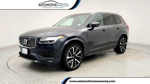 2021 Volvo XC90 T6 Momentum