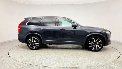 2021 Volvo XC90 T6 Momentum