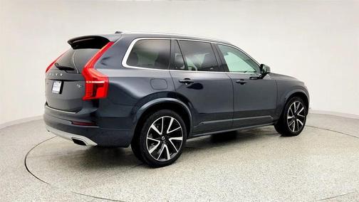 2021 Volvo XC90 T6 Momentum