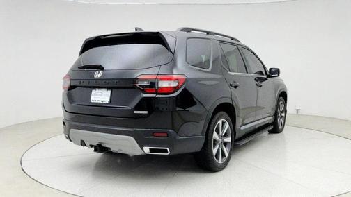 2023 Honda Pilot Touring 8-Passenger