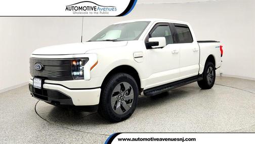 STAR WHITE METALLIC TRICOAT 2022 Ford F-150 Lightning LARIAT