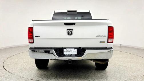 Bright White Clearcoat 2018 RAM 1500 SLT
