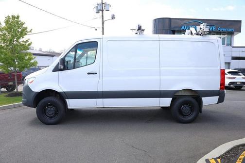 Arctic White 2022 Mercedes-Benz Sprinter 2500 Standard Roof
